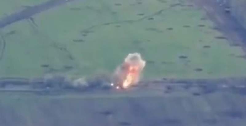 Imagini de război: Lansator rusesc de rachete termobarice lovit de artileria ucraineană (VIDEO)