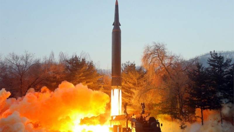 Coreea de Nord a testat marți o rachetă hipersonică și mai performantă: a parcurs 700 km cu o viteză de 10 ori mai mare decât cea a sunetului
