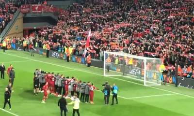 Ți se face pielea de găină! Imagini emoționante pe Anfield, după calificarea incredibilă a lui Liverpool: Jucătorii au cântat alături de fani &quot;You&#039;ll never walk alone&quot; (VIDEO)