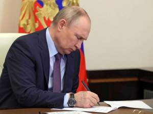 Putin a semnat decretele prin care recunoaște independența regiunilor ucrainene Herson și Zaporojie