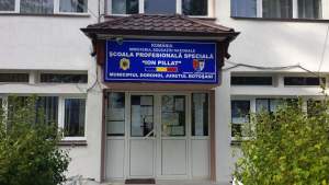 Tragedie la o școală din Botoșani: un elev a murit subit, în fața colegilor de clasă