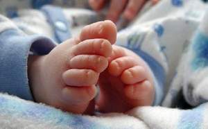 Un bebeluș de 7 luni, din Brașov, a murit de rujeolă
