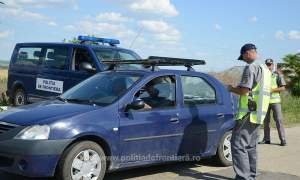 Călăuzele: trei șoferi români, cercetați pentru trafic de migranți