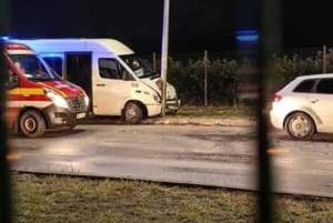 Nouă persoane rănite într-un accident produs în Bihor, între două microbuze și un autoturism