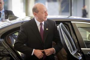 Traian Băsescu, internat în secția de boli infecțioase. Suferă de o viroză pulmonară