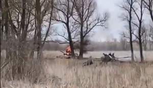 Imagini de război. Tanc rusesc prins într-o ambuscadă, distrus de militarii ucraineni (VIDEO)
