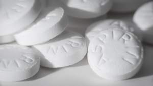 Aspirina va fi evaluată ca posibil tratament pentru COVID-19 în Marea Britanie