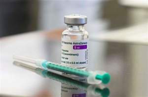 România nu limitează utilizarea vaccinului AstraZeneca