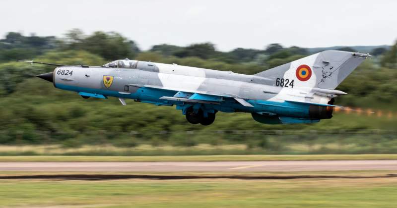 MapN: Activităţile de zbor cu aeronavele MiG-21 LanceR, reluate pentru o perioadă de un an