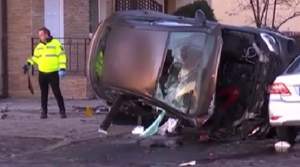 Un șofer în vârstă de 18 ani, posibil sub influența drogurilor, s-a răsturnat cu mașina în București. Un om a murit