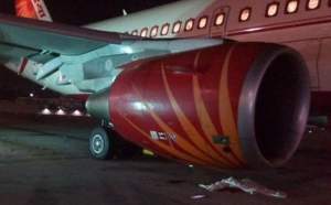 Un bărbat a fost înghițit de motorul unui avion pe un aeroport din SUA