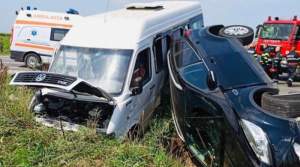 Impact între un autoturism și un microbuz, în Satu Mare: șapte victime. A fost activat Planul roșu de intervenție