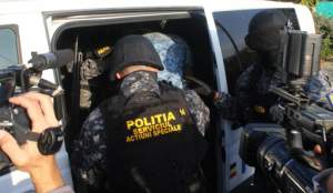 Percheziții în Suceava, la persoane suspecte de trafic de droguri