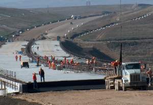 Autostrada Iaşi-Târgu Mureş, blocată. Procurorii DNA ar fi intrat pe fir