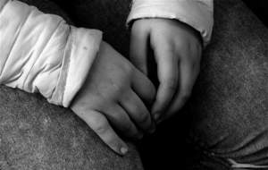 Oroare! Un adolescent de 15 ani, din Petrila, ar fi violat un copil de șapte ani