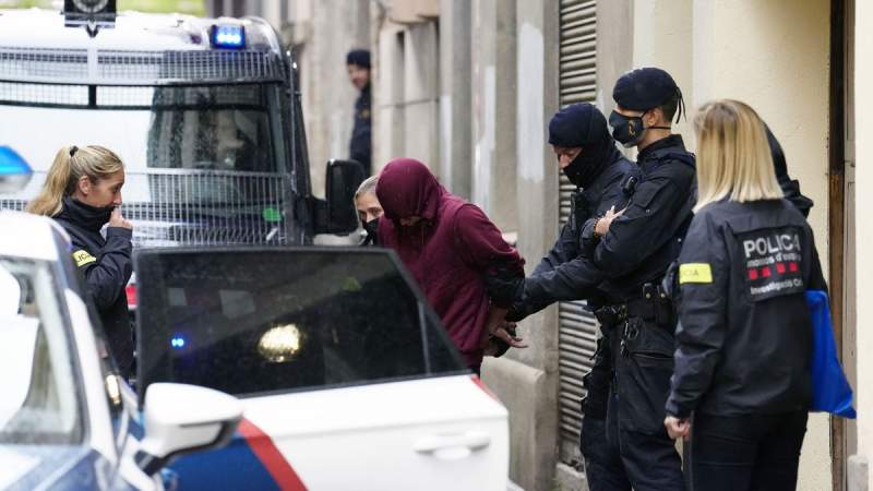 Doi români, arestați în Spania pentru că exploatau oameni angajați la negru