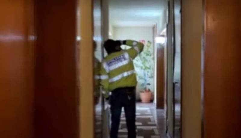 Șocant! O turistă de 70 de ani s-a sinucis în camera unui hotel din Târgoviște