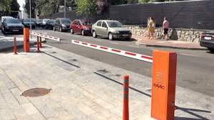 Primăria Suceava primește o amendă record pentru închiderea fără aviz a unei străzi cu o barieră