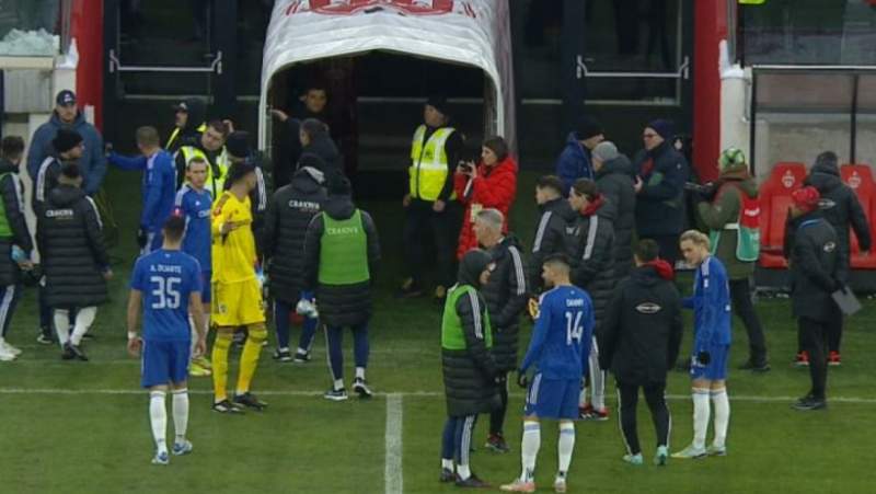 FCU Craiova a pierdut cu 3-0 la masa verde din cauza scandărilor xenofobe ale fanilor olteni