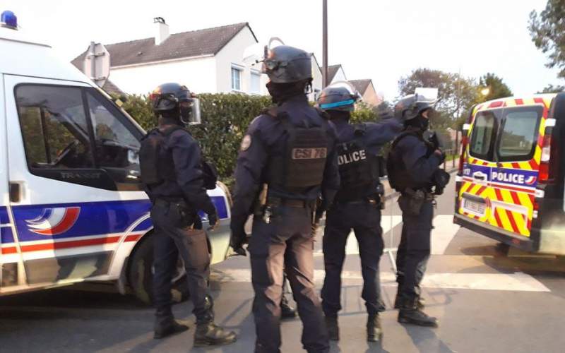 Atac terorist în apropiere de Paris: profesor decapitat în mijlocul străzii