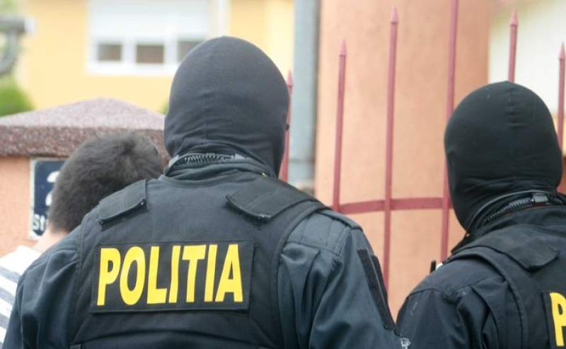 Botoșănean reținut după ce ar fi tâlhărit un polițist