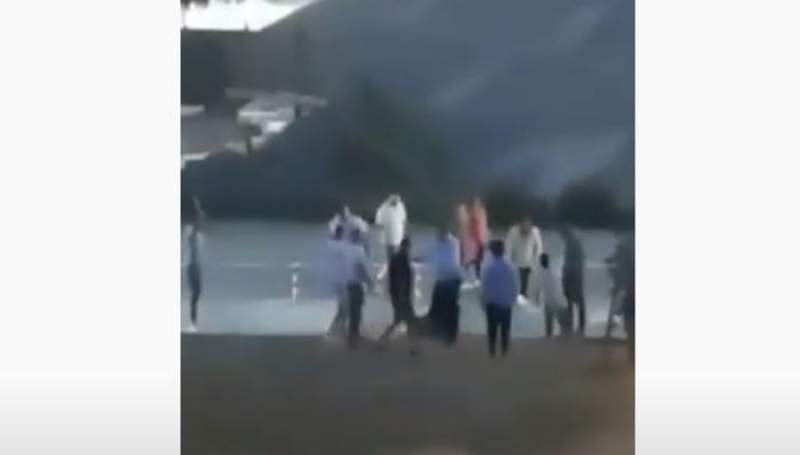 Doi dintre tinerii implicați în bătaia generală de la Tiki Village au fost reținuți (VIDEO)