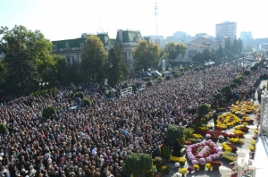 Programul religios dedicat sărbătorii Sfintei Cuvioase Parascheva de la Iași. Când începe pelerinajul