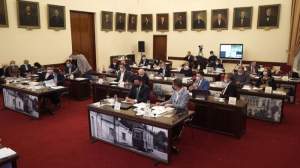 Bugetul Iașului, aviz negativ: consilierii USR PLUS s-au abținut de la vot, iar cei de la PSD au părăsit sala