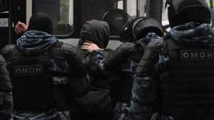 Trei poeți ruși au fost arestați, după ce au citit un text împotriva mobilizării parțiale
