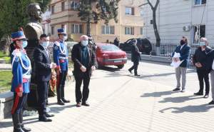 Directorul Ateneului și primarul Mihai Chirica și-au trecut numele pe plăcuța memorială drept omagiu pentru politicianul antisemit