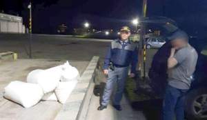 Doi hoți, prinși după ce au furat 200 kg de orz de pe o navă din Portul Brăila