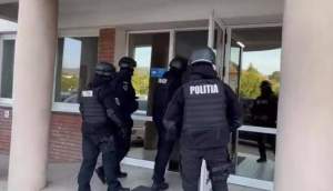 Percheziții la escroci din Alba Iulia care au înșelat o femeie cu 60.000 de lire sterline (VIDEO)