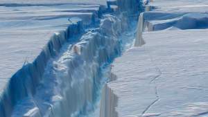 Un aisberg uriaș, aproape cât suprafața Londrei, s-a desprins din Antarctica în urma unui val puternic
