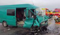 Accident mortal, miercuri seara, la Strunga: doi morți și mai mulți răniți, în urma impactului dintre un microbuz și un autoturism