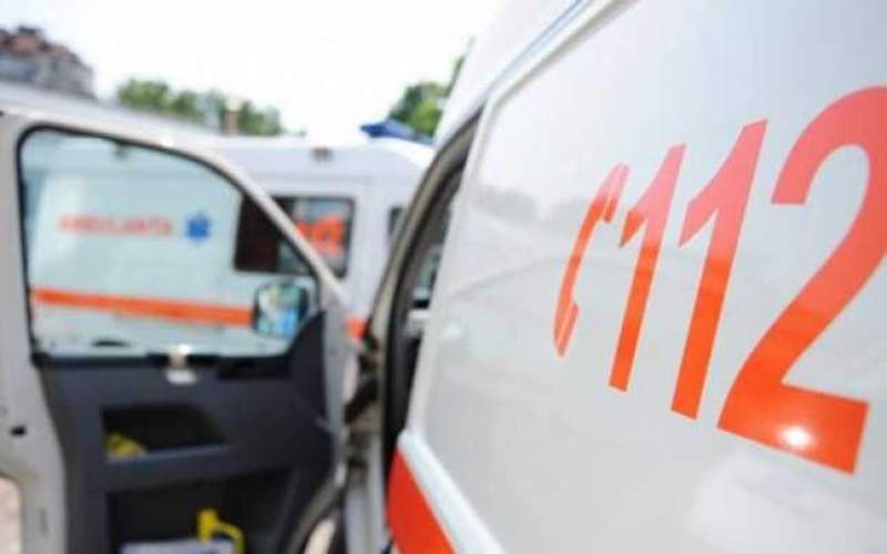 Brașovean transportat în comă la spital după ce a căzut de la etajul al treilea al unui imobil