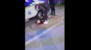 Protestatar din Brăila, inconștient la pământ! Cele două versiuni ale incidentului (VIDEO)