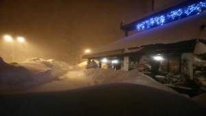 TRAGEDIE! 30 de turiși, înghițiți de avalanșă în timp ce se aflau într-un hotel din regiunea italiană Abruzzo (VIDEO)