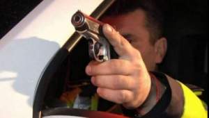 Polițiștii din Timișoara, focuri de armă pentru prinderea unui urmărit național, condamnat pentru tâlhărie