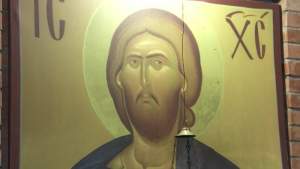 O icoană a Mântuitorului de la o biserică din Cluj a început să lăcrimeze