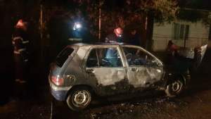 Piroman în libertate: patru mașini, incendiate în Botoșani