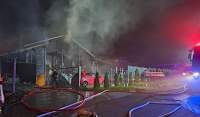 Incendiu devastator la marginea Iașului. O casă și o mașină electrică au ars complet în urma unui incendiu, în Valea Adâncă (VIDEO)