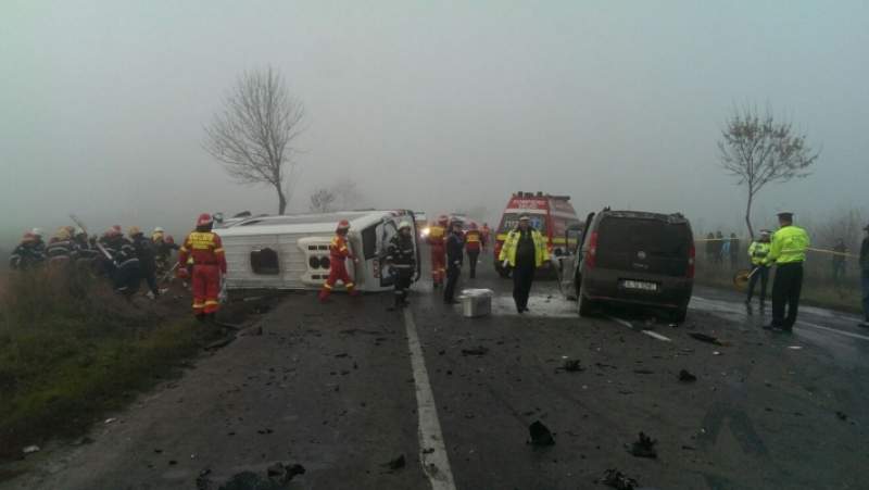 Accident rutier îngrozitor pe DN 6: trei persoane au murit pe loc