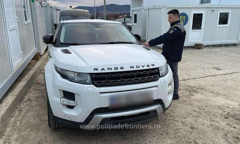 Range Rover căutat de autoritățile italiene, oprit în PTF Vicovu de Sus