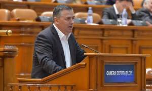 Deputatul PMP Petru Movilă solicită discutarea de urgenţă a legii salarizării