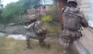 Momentul în care trupele speciale ucrainene eliberează cinci bărbați capturați de ruși în Herson (VIDEO)