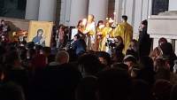 Sfânta Evanghelie, rostită în română și alte șapte limbi străine la Catedrala Mitropolitană din Iași