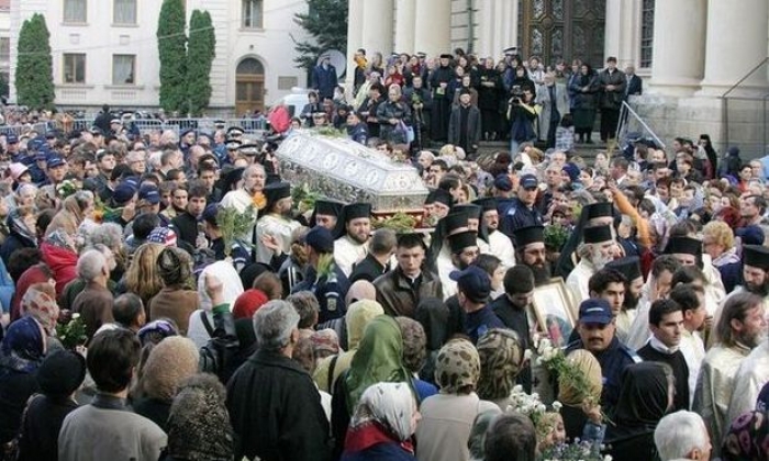 Moaștele Sfântului cuvios Neofit Zăvorâtul, aduse la sărbătoarea Sfintei cuvioase Parascheva de la Iași. Programul manifestărilor religioase