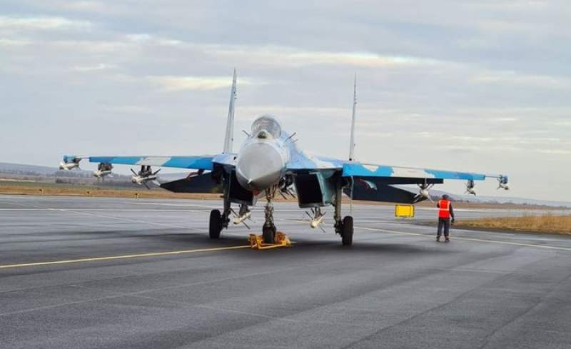 Un avion militar ucrainean a aterizat la Baza 95 aeriană Bacău. Pilotul s-a pus la dispoziția autorităților române