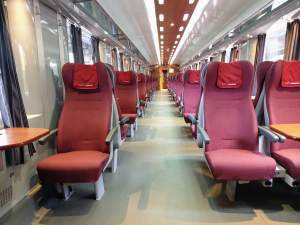 CFR Călători repune în circulație trenurile suspendate: pasagerii trebuie să poarte mască