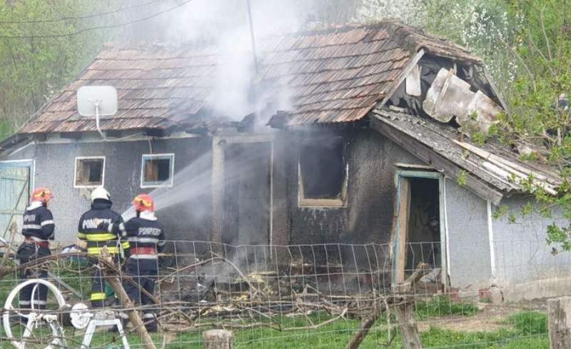Un tânăr din Botoșani și-a incendiat casa după o ceartă cu soția